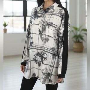 👛(ANY 2/$20) FRENCH CONNECTION  High-Low Long Sleeved Pull On Blouse Black/White